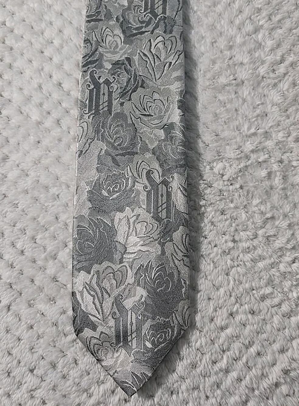Gianni Versace Labeled 100% Silk Tie Silver Gray Rose Floral Made in Italy